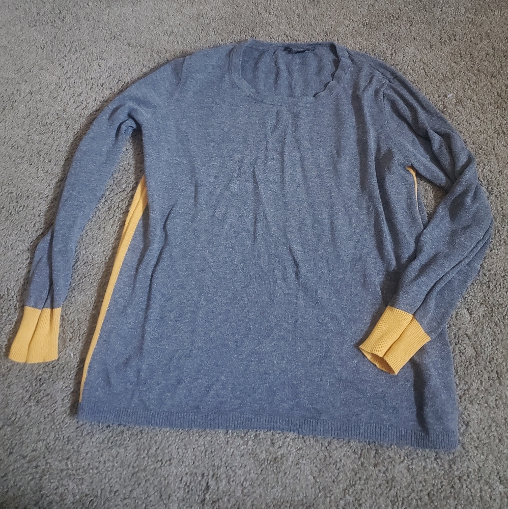 Cyrus long sleeve size small